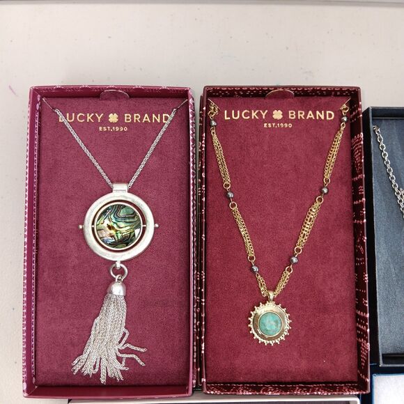 NEW IN BOX 10 Piece Jewelry and Accessory Lot - Picture 2 of 16